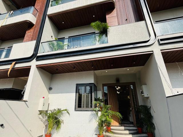 Resale | 4 BHK + Pooja Room 2500 Sq.Ft. Villa in Jagatpura