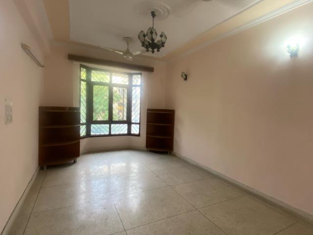 Resale | 4 BHK + Pooja Room 250 Sq.Yd. Independent House in Maya Estates