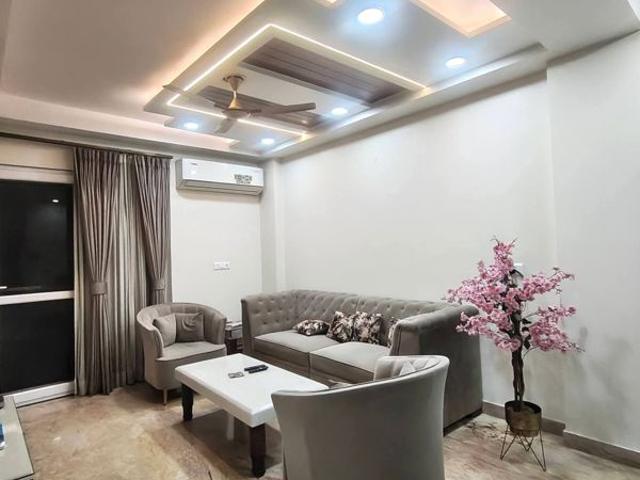 Resale | 4 BHK + Pooja Room 2670 Sq.Ft. Apartment in M3M Crown