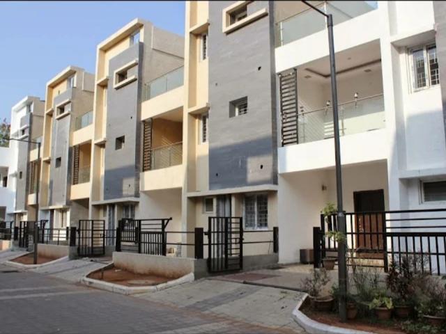 Resale | 4 BHK + Pooja Room 2681 Sq.Ft. Villa in Legend Marigold