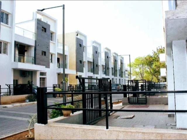 Resale | 4 BHK + Pooja Room 2681 Sq.Ft. Villa in Legend Marigold