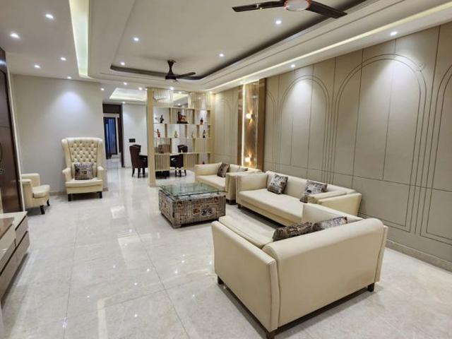 Resale | 4 BHK + Pooja Room 3110 Sq.Ft. Penthouse in Vaibhav Khand