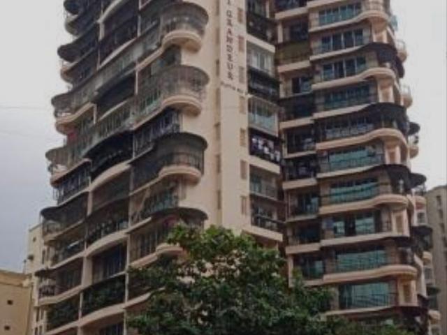 Resale | 4 BHK + Pooja Room 3300 Sq.Ft. Apartment in Siddhi Siddhi Grandeur