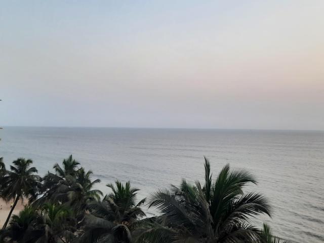 Resale | 4 BHK + Pooja Room 3500 Sq.Ft. Apartment in Sea View Carter Road