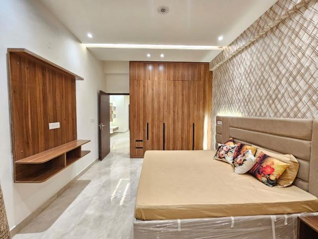 Resale | 4 BHK + Pooja Room,Extra Room 1640 Sq.Ft. Apartment in High Grounds