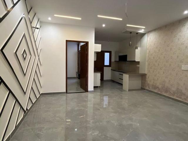 Resale | 4 BHK + Pooja Room,Extra Room 130 Sq.Yd. Independent House in Sunny Enclave