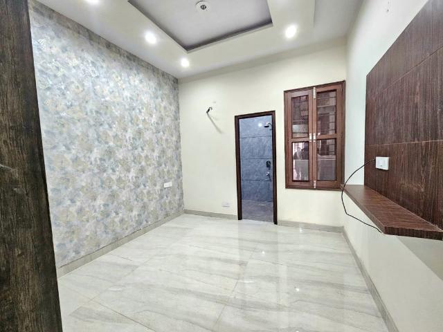 Resale | 4 BHK + Pooja Room,Extra Room 2500 Sq.Ft. Apartment in Sector 10A