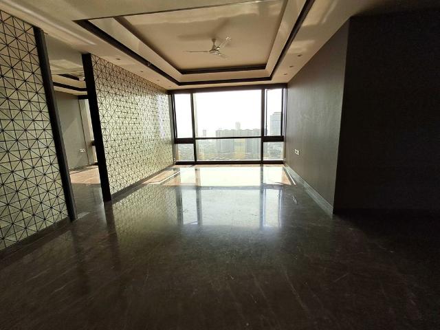 Resale | 4 BHK + Pooja Room,Servant Room 1670 Sq.Ft. Apartment in Lodha Trump Tower