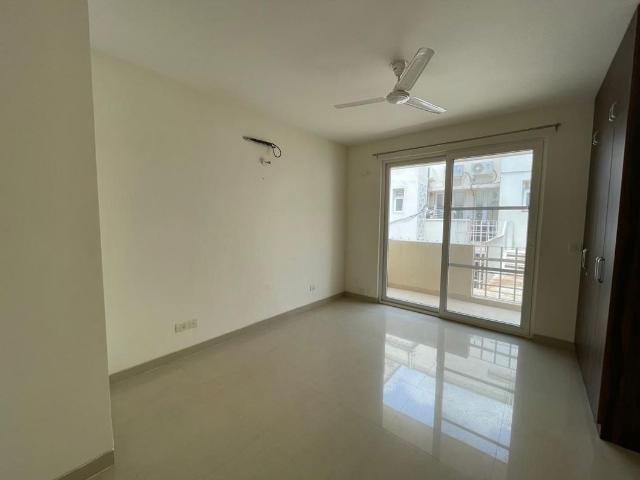 Resale | 4 BHK + Pooja Room,Servant Room 1975 Sq.Ft. Apartment in Emaar Emerald Floors Premier