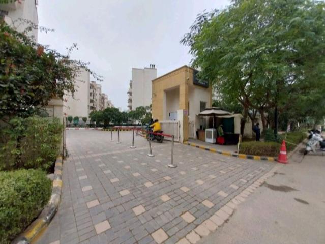 Resale | 4 BHK + Pooja Room,Servant Room 1975 Sq.Ft. Apartment in Emaar Emerald Floors Premier