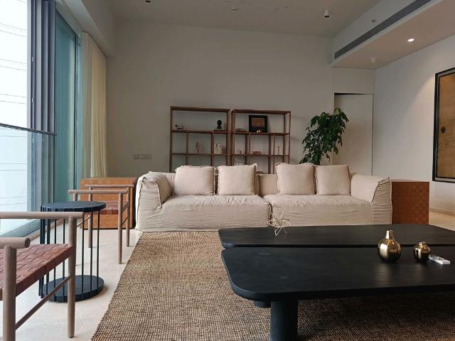 Resale | 4 BHK + Pooja Room,Servant Room 2190 Sq.Ft. Apartment in Rustomjee Crown