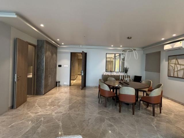 Resale | 4 BHK + Pooja Room,Servant Room 2280 Sq.Ft. Apartment in Prabhadevi CHS