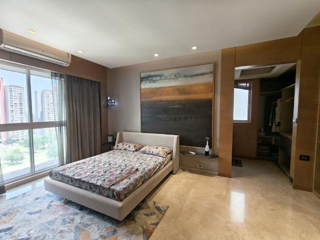 Resale | 4 BHK + Pooja Room,Servant Room 2200 Sq.Ft. Apartment in Lodha Belmondo