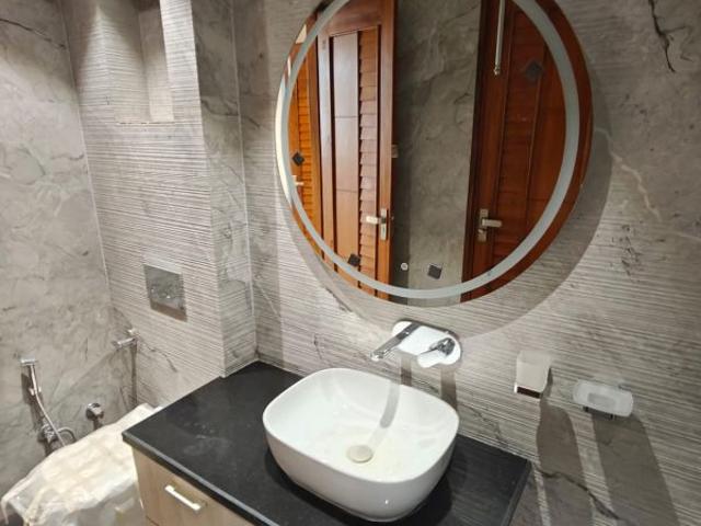 Resale | 4 BHK + Pooja Room,Servant Room 2200 Sq.Ft. Apartment in Sector 7 Dwarka