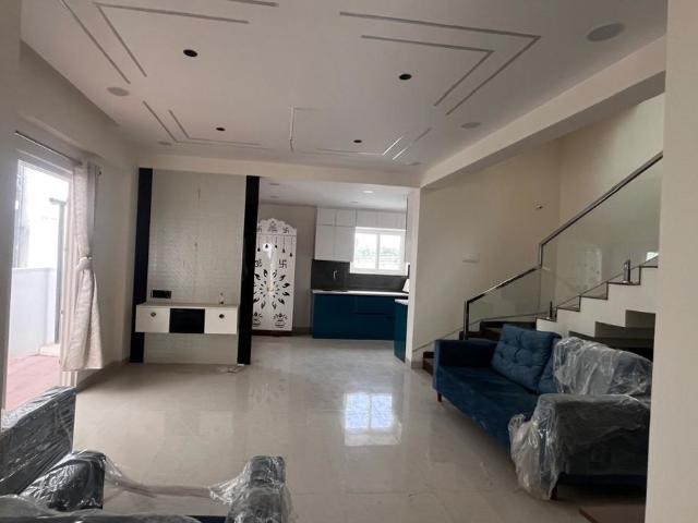 Resale | 4 BHK + Pooja Room,Servant Room 2400 Sq.Ft. Villa in Patancheru