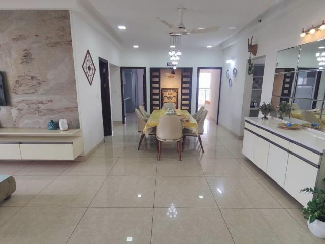 Resale | 4 BHK + Pooja Room,Servant Room 2689 Sq.Ft. Apartment in Prestige Falcon City