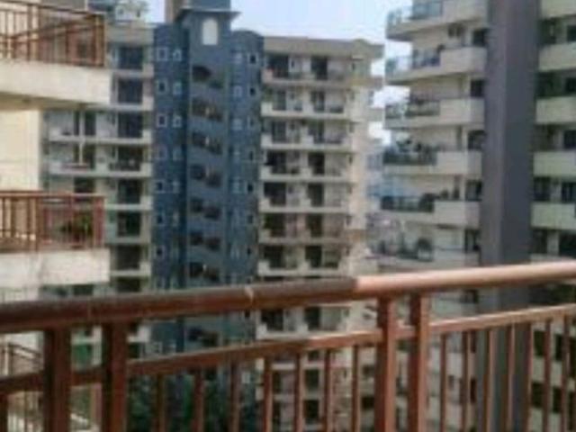 Resale | 4 BHK + Pooja Room,Servant Room 2800 Sq.Ft. Apartment in Millenium Bajrang Society