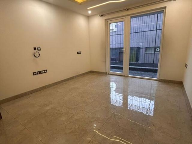Resale | 4 BHK + Pooja Room,Servant Room 2810 Sq.Ft. Apartment in DLF Westend Heights