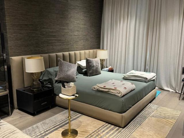 Resale | 4 BHK + Pooja Room,Servant Room 3190 Sq.Ft. Apartment in Raiaskaran Parthenon