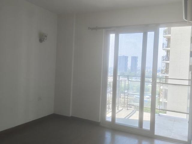 Resale | 4 BHK + Pooja Room,Servant Room 3200 Sq.Ft. Apartment in Unitech Harmony
