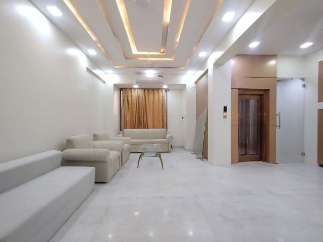 Resale | 4 BHK + Pooja Room,Servant Room 3600 Sq.Ft. Apartment in Aashirwad CHS Vashi