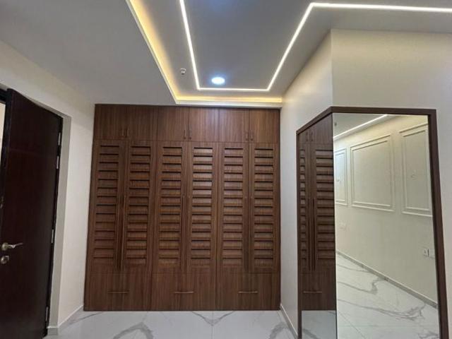 Resale | 4 BHK + Pooja Room,Servant Room 3968 Sq.Ft. Apartment in Aurobindo Kohinoor