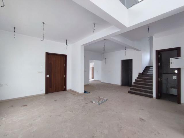 Resale | 4 BHK + Pooja Room,Servant Room 4280 Sq.Ft. Villa in Hallmark County
