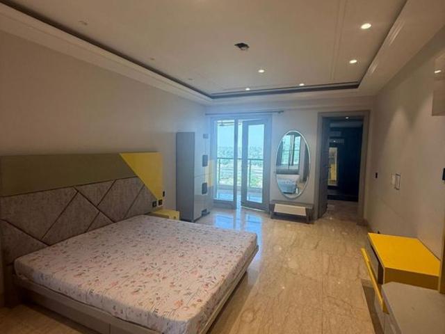 Resale | 4 BHK + Pooja Room,Servant Room 7000 Sq.Ft. Apartment in Ambience Caitriona