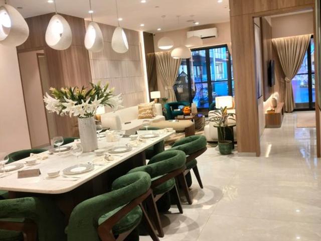 Resale | 4 BHK + Pooja Room,Servant Room,Basement 1705 Sq.Ft. Apartment in Adani Samsara Ivana
