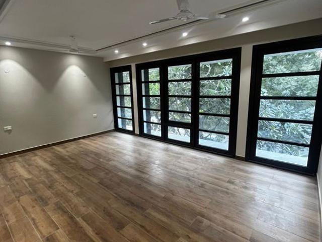 Resale | 4 BHK + Pooja Room,Servant Room,Basement,Store Room 502 Sq.Yd. Villa in Vipul Tatvam Villas