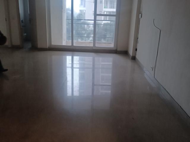 Resale | 4 BHK + Pooja Room,Servant Room,Extra Room 6000 Sq.Ft. Apartment in 3C Lotus 300