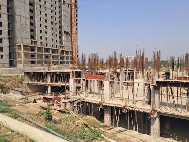 Resale | 4 BHK + Pooja Room,Servant Room,Extra Room 3336 Sq.Ft. Apartment in Ekana Ontario