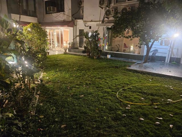 Resale | 4 BHK + Pooja Room,Servant Room,Study Room 4500 Sq.Ft. Apartment in Ludlow Castle
