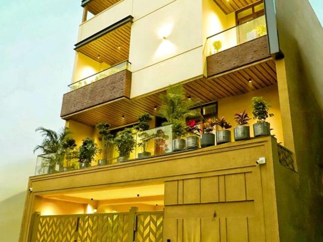 Resale | 4 BHK + Pooja Room,Servant Room,Study Room 7000 Sq.Ft. Independent House in Nirman Nagar