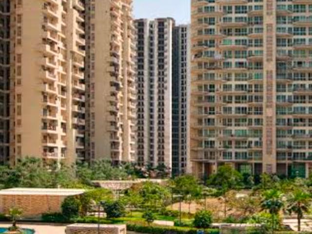 Resale | 4 BHK + Pooja Room,Servant Room,Study Room 2250 Sq.Ft. Apartment in Mahagun Moderne