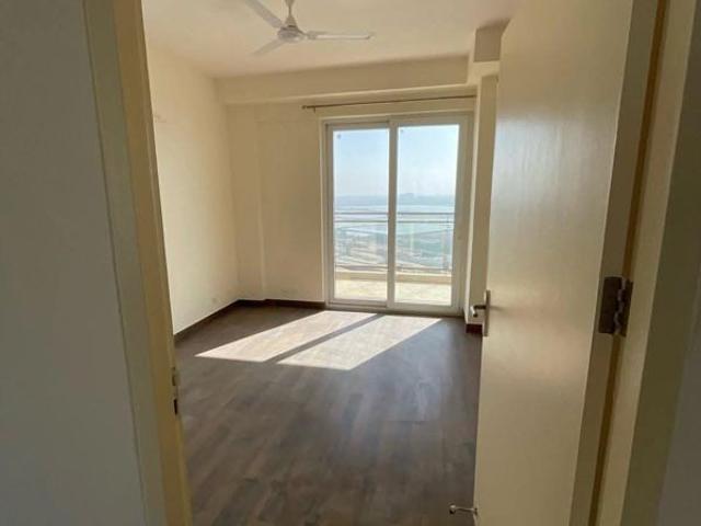 Resale | 4 BHK + Pooja Room,Servant Room,Study Room 2860 Sq.Ft. Apartment in Conscient Heritage Max