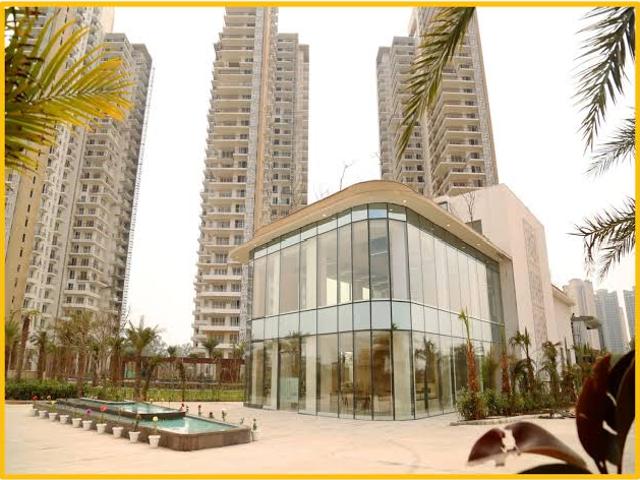 Resale | 4 BHK + Pooja Room,Servant Room,Study Room 3929 Sq.Ft. Apartment in Trump Residences