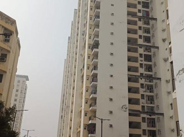 Resale | 4 BHK + Pooja Room,Servant Room,Study Room,Basement,Store Room 2086 Sq.Ft. Apartment in Ansal Celebrity Meadows