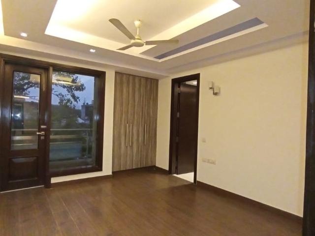 Resale | 4 BHK + Pooja Room,Servant Room,Study Room,Extra Room,Basement,Store Room 2700 Sq.Ft. Apartment in Greater Kailash II