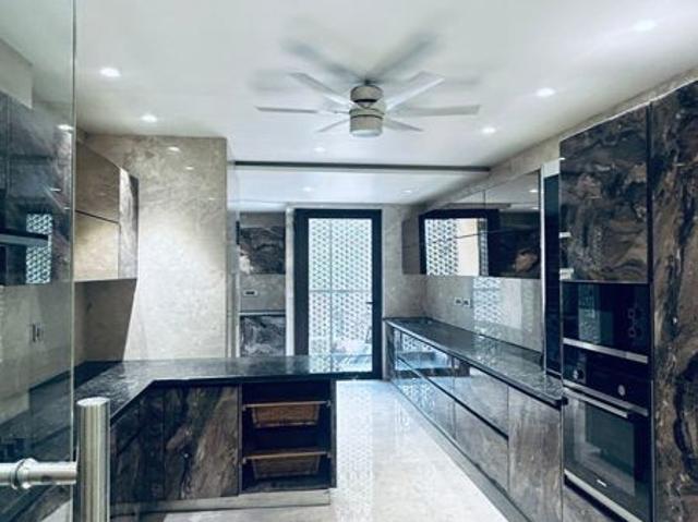 Resale | 4 BHK + Pooja Room,Servant Room,Study Room,Extra Room,Basement,Store Room 400 Sq.Yd. Villa in Basant Gaon