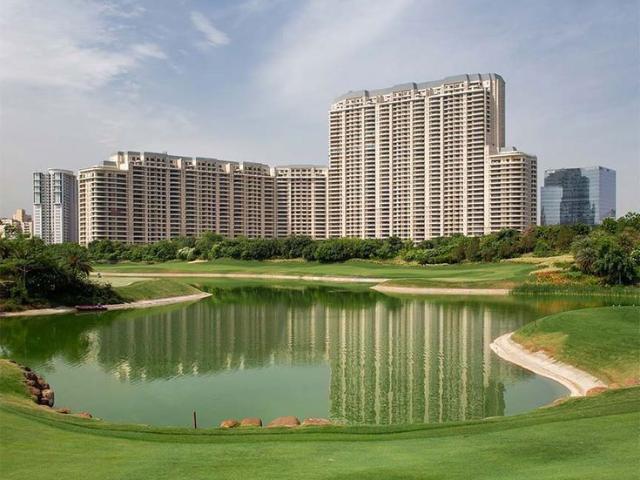 Resale | 4 BHK + Pooja Room,Servant Room,Study Room,Extra Room,Basement,Store Room 7400 Sq.Ft. Apartment in DLF The Camellias