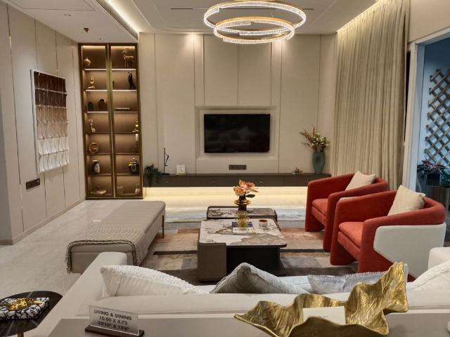 Resale | 4 BHK + Pooja Room,Servant Room,Study Room,Extra Room,Store Room 1810 Sq.Ft. Apartment in Godrej Skyline