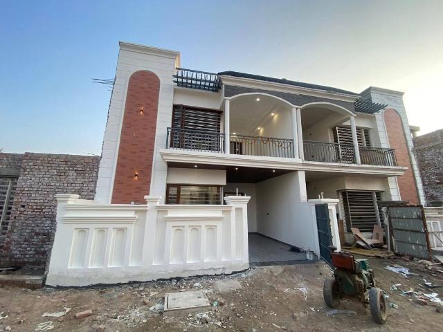 Resale | 4 BHK + Pooja Room,Servant Room,Study Room,Extra Room 140 Sq.Yd. Independent House in Kharar Landran Road