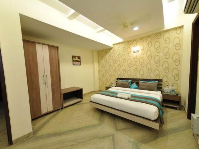 Resale | 4 BHK + Pooja Room,Servant Room,Study Room,Extra Room 250 Sq.Yd. Independent House in Nizamuddin East