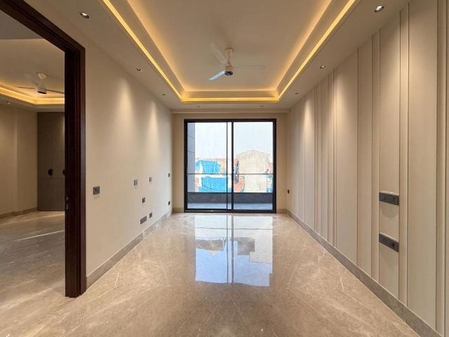 Resale | 4 BHK + Pooja Room,Servant Room,Study Room,Extra Room 2750 Sq.Ft. Apartment in Greater Kailash II