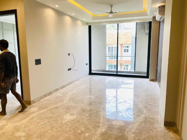Resale | 4 BHK + Pooja Room,Servant Room,Study Room,Extra Room 3577 Sq.Ft. Apartment in DLF Privana