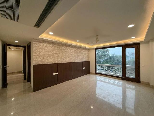 Resale | 4 BHK + Pooja Room,Servant Room,Study Room,Extra Room 4500 Sq.Ft. Apartment in Panchsheel Park
