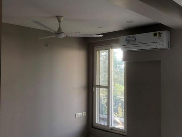 Resale | 4 BHK + Pooja Room,Servant Room,Study Room,Extra Room 4500 Sq.Ft. Villa in Unitech Deerwood Chase