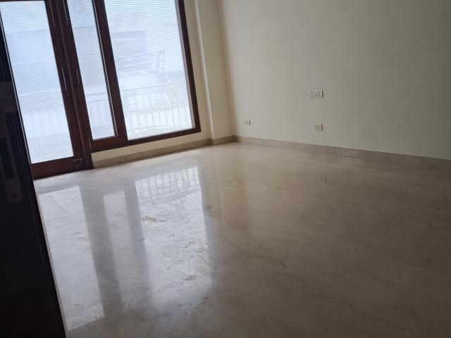 Resale | 4 BHK + Pooja Room,Servant Room,Study Room,Extra Room 503 Sq.Yd. Independent House in Maharani Bagh