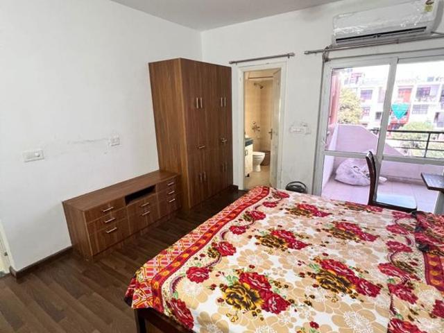 Resale | 4 BHK + Pooja Room,Servant Room,Study Room,Extra Room 500 Sq.Yd. Apartment in BPTP Park 81